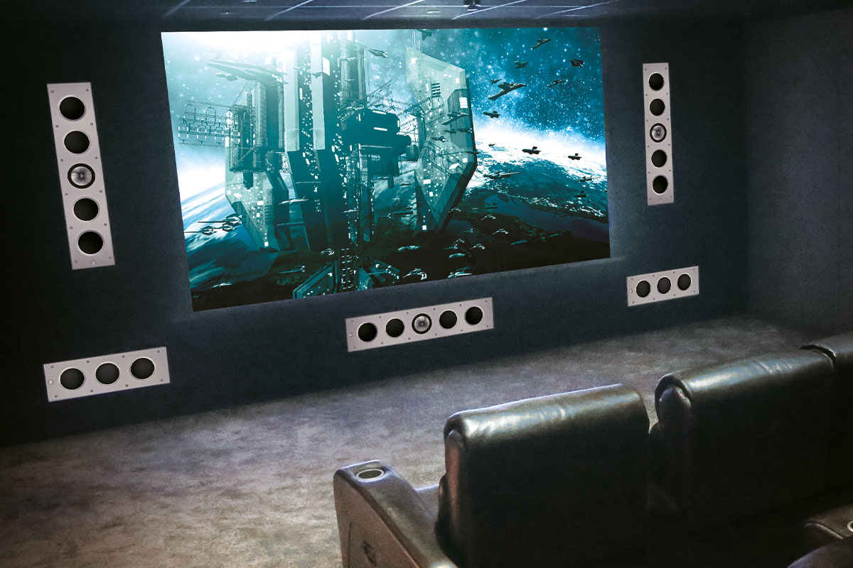 Das Bild zeigt eine Heimkino-Lösung mit in der Wand verbauten Lautsprechern - solch eine Lösung können wir als Ihr Elektrofachhandel aus Langen bei Dreieich / Neu-Isenburg gerne bei Ihnen zuhause implementieren!